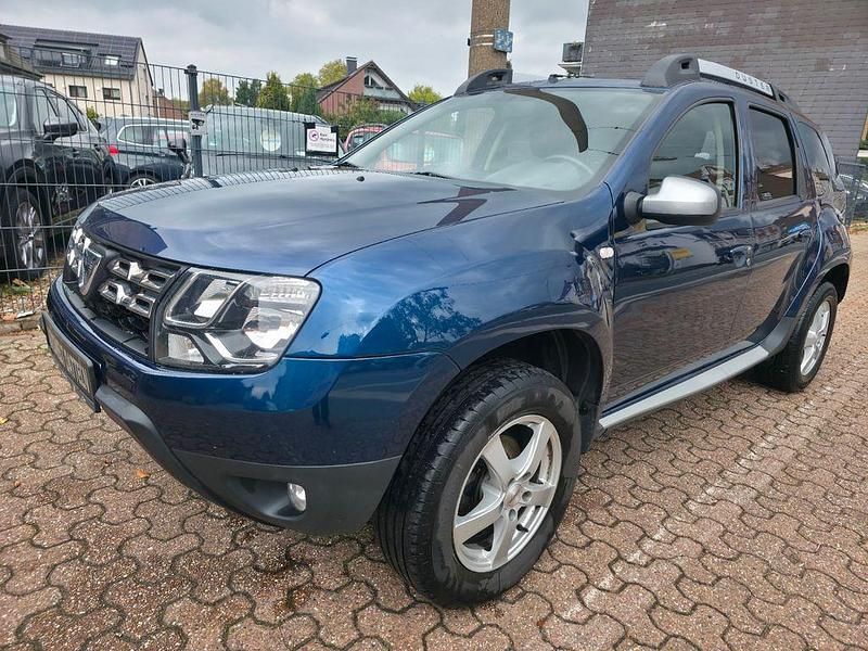 Blau Gebraucht 2016 Dacia Duster Lauréate SUV | 8.290 € (Fairer Preis) - Bild 1/4