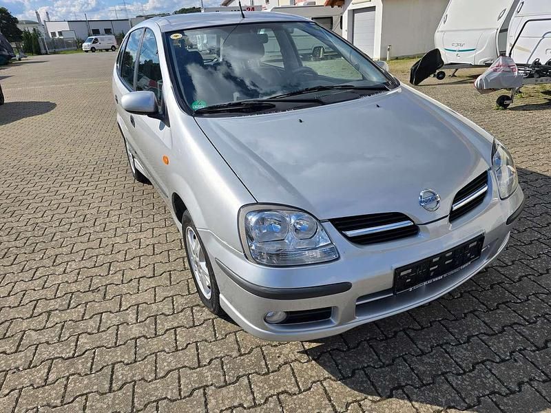 Platinum silver Gebraucht 2005 Nissan Almera Tino Acenta+ Van / Kleinbus | 3.600 € - Bild 1/4