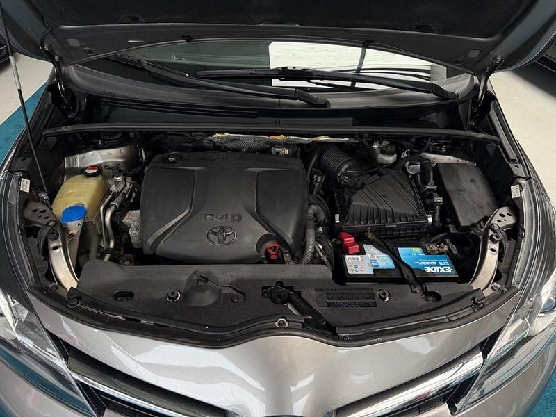 Gebraucht Toyota Verso Skyview Edition 111 PS (81 kW) 2015 Braun Van / Kleinbus