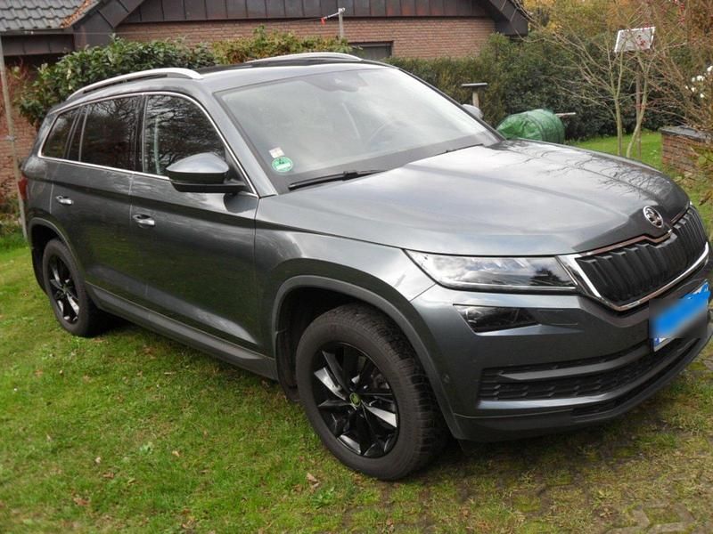 Grau Gebraucht 2019 Skoda Kodiaq Style SUV | 25.900 € (Fairer Preis) - Bild 1/4
