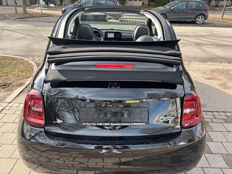 Gebraucht Fiat 500e Icon 86 kW (118 PS) 2023 Colore esterno (onyx schwarz) Cabrio