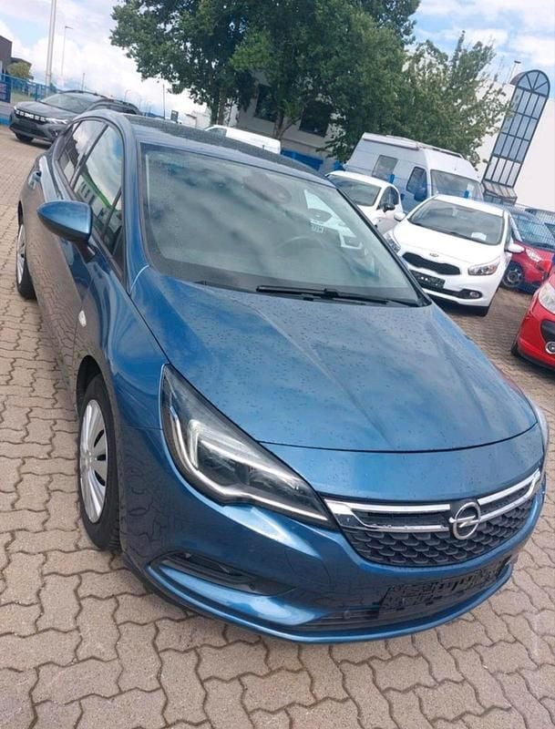 Blau Gebraucht 2017 Opel Astra Eco Limousine | 6.000 € (Fairer Preis) - Bild 1/4
