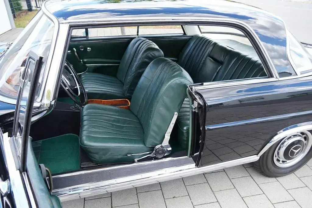 Gebraucht Mercedes 220 120 PS (88 kW) 1961 Schwarz Coupé