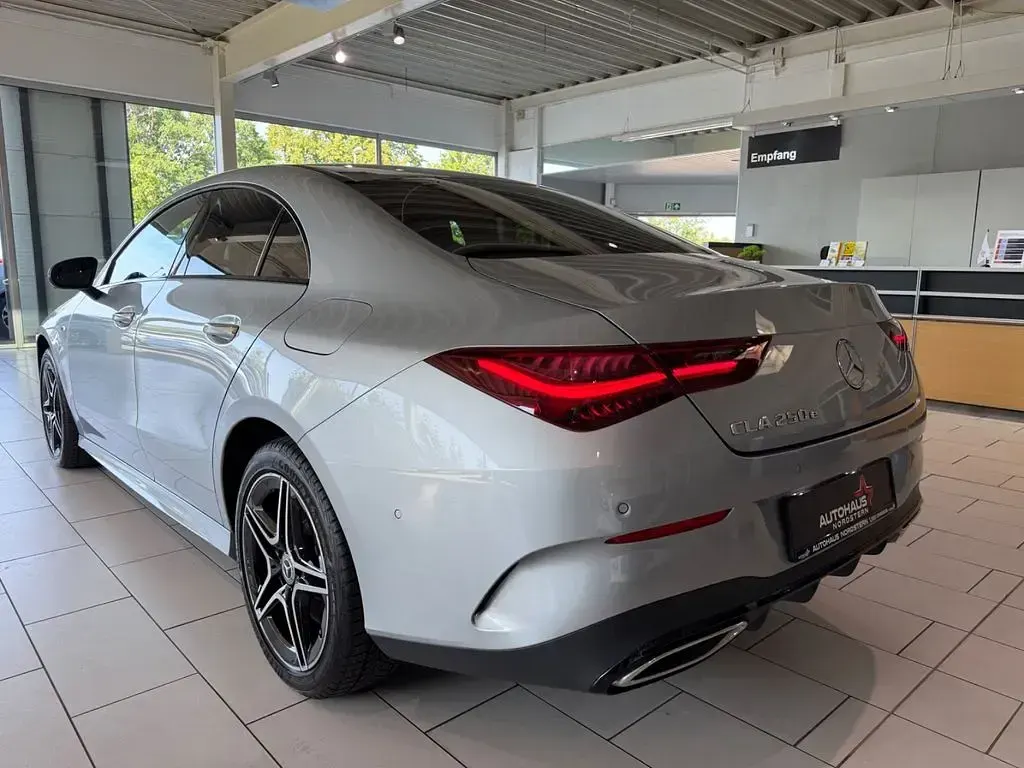 Gebraucht Mercedes CLA250 AMG line 163 PS (119 kW) 2025 Silber Coupé