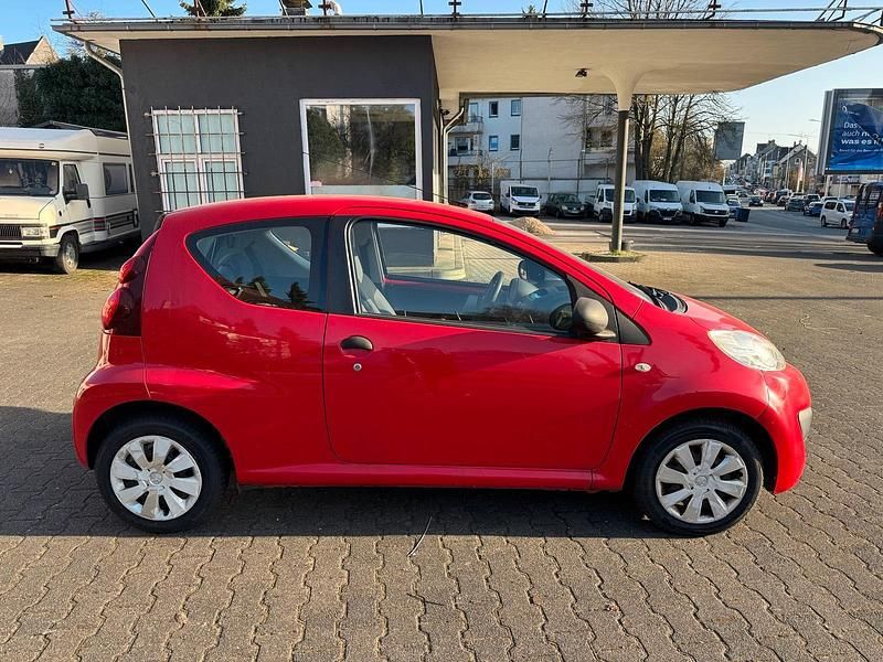 Gebraucht Peugeot 107 68 PS (50 kW) 2012 Rot Kleinwagen