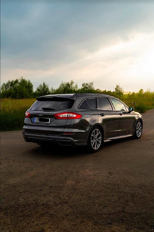 Gebraucht Ford Mondeo ST-Line 150 PS (110 kW) 2017 Silber Kombi