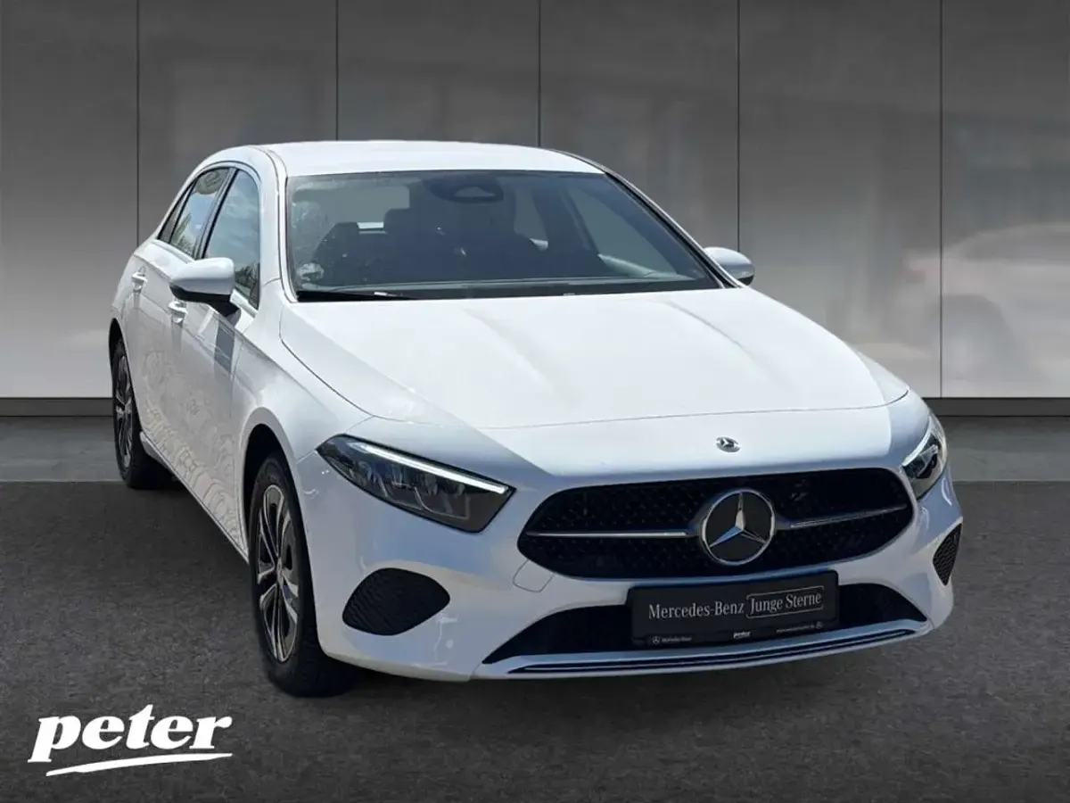Gebraucht Mercedes A250 Progressive 218 PS (160 kW) 2025 Unilack polarweiß Limousine
