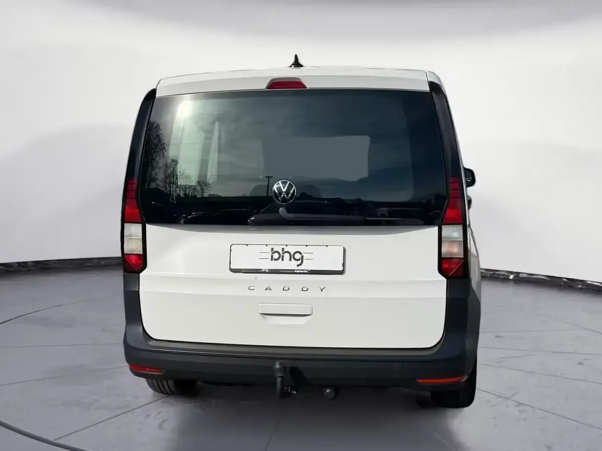 Second-hand VW Caddy 122 CP (89 kW) 2022 Alb Monovolum