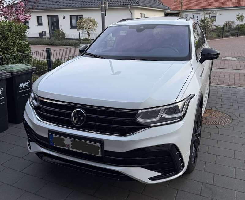 Weiß Gebraucht 2024 VW Tiguan Allspace R-line SUV | 47.900 € (Etwas zu teuer) - Bild 1/4