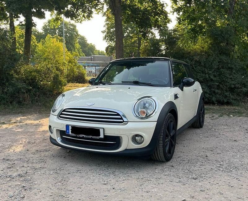 Weiß Gebraucht 2011 Mini Cooper Kleinwagen | 5.450 € (Etwas zu teuer) - Bild 1/4