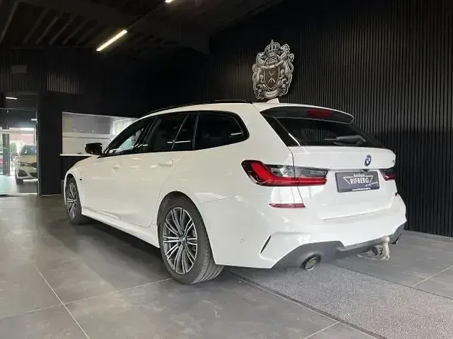 Gebraucht BMW 320e M Sport 204 PS (150 kW) 2022 Weiß Limousine