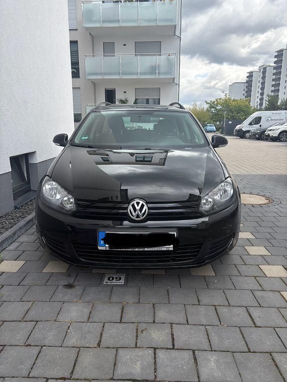 Schwarz Gebraucht 2011 VW Golf VI Comfortline Limousine | 8.100 € (Teuer) - Bild 1/4