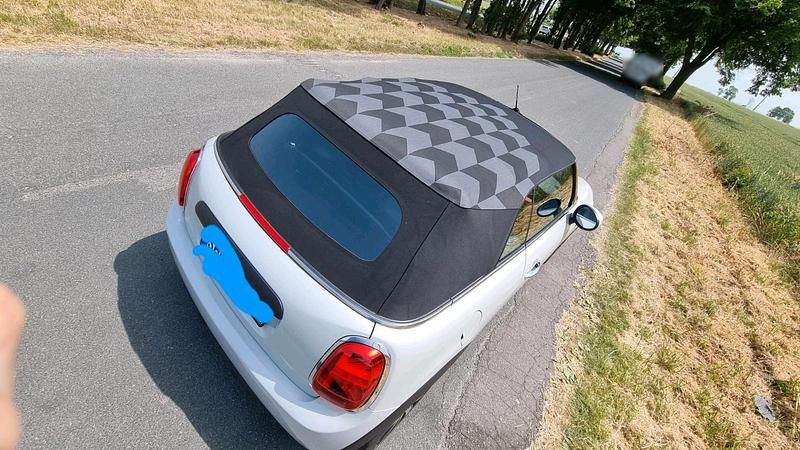 Gebraucht Mini One Cabriolet 102 PS (75 kW) 2021 Andere farben Cabrio