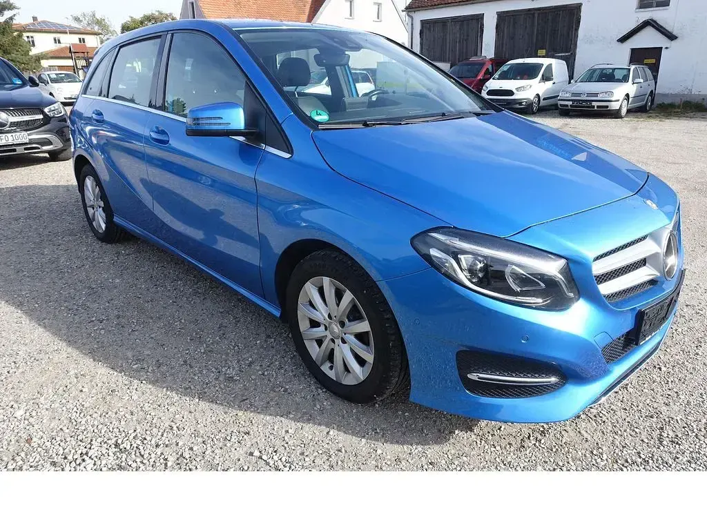 Gebraucht Mercedes B200 Urban 156 PS (114 kW) 2015 Grau Kleinwagen