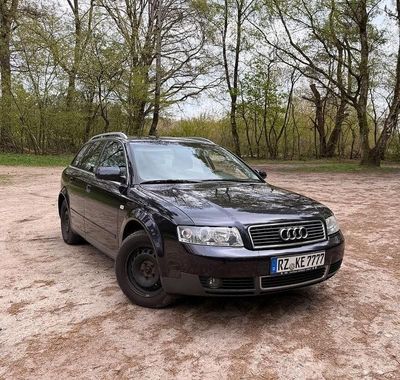 Usata Audi A4 101 CV (74 kW) 2002 Blu Station wagon