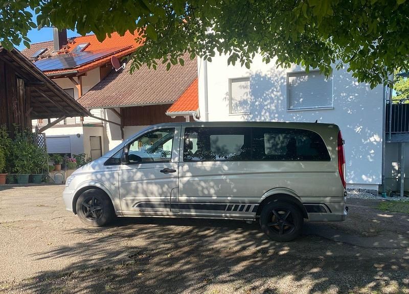 Grau Gebraucht 2012 Mercedes Vito Van / Kleinbus | 16.700 € - Bild 1/4