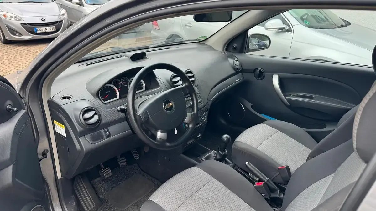 Gebraucht Chevrolet Aveo 84 PS (61 kW) 2009 Grau Kleinwagen