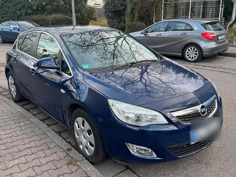 Gebraucht Opel Astra 116 PS (85 kW) 2010 Blau Limousine