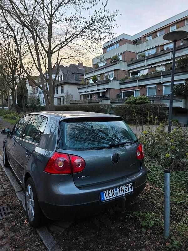 Gebraucht VW Golf V 2004 Grau Kleinwagen