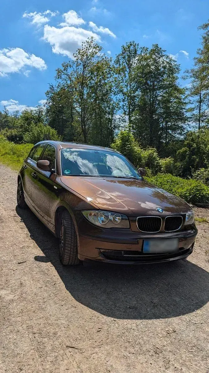 Gebraucht BMW 116 116 PS (85 kW) 2011 Braun Kleinwagen