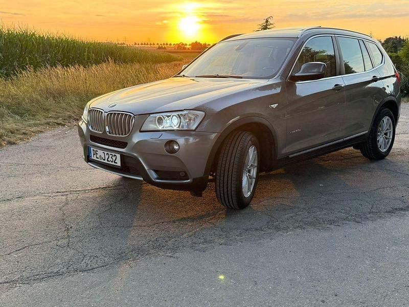 Grau Gebraucht 2011 BMW X3 Sport Line SUV | 9.900 € (Teuer) - Bild 1/4