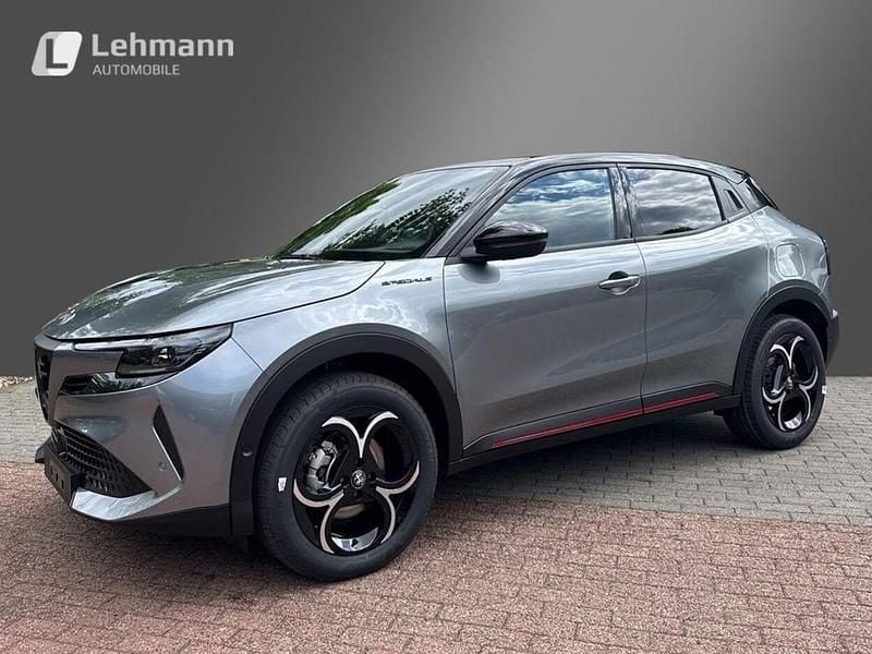 Neu Alfa Romeo Junior Edizione Speciale 114 kW (156 PS) 2026 Grigio arese  dach schwarz SUV