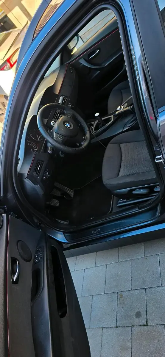 Gebraucht BMW 320 163 PS (119 kW) 2006 Grau Kombi