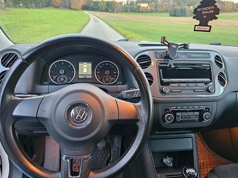 Weiß Gebraucht 2012 VW Tiguan SUV | 8.800 € (Guter Preis) - Bild 1/4