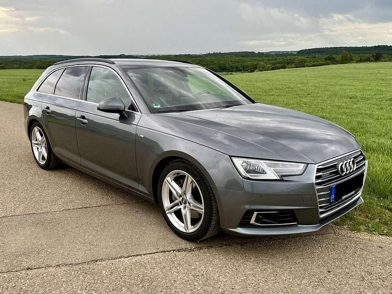 Grau Gebraucht 2016 Audi A4 Kombi | 15.999 € (Guter Preis) - Bild 1/4