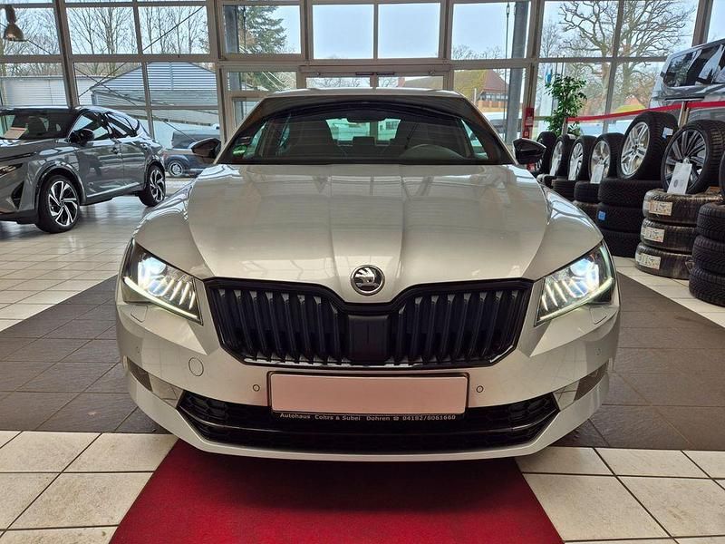 Gebraucht Skoda Superb SportLine 190 PS (139 kW) 2017 Silber Limousine
