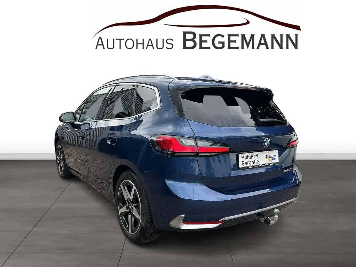Gebraucht BMW 223 Active Tourer Luxury Line 218 PS (160 kW) 2023 Blau Van / Kleinbus