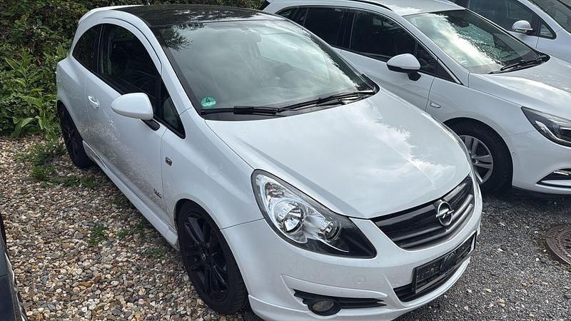 Weiß Gebraucht 2009 Opel Corsa Color Edition Kleinwagen | 1.990 € (Guter Preis) - Bild 1/4