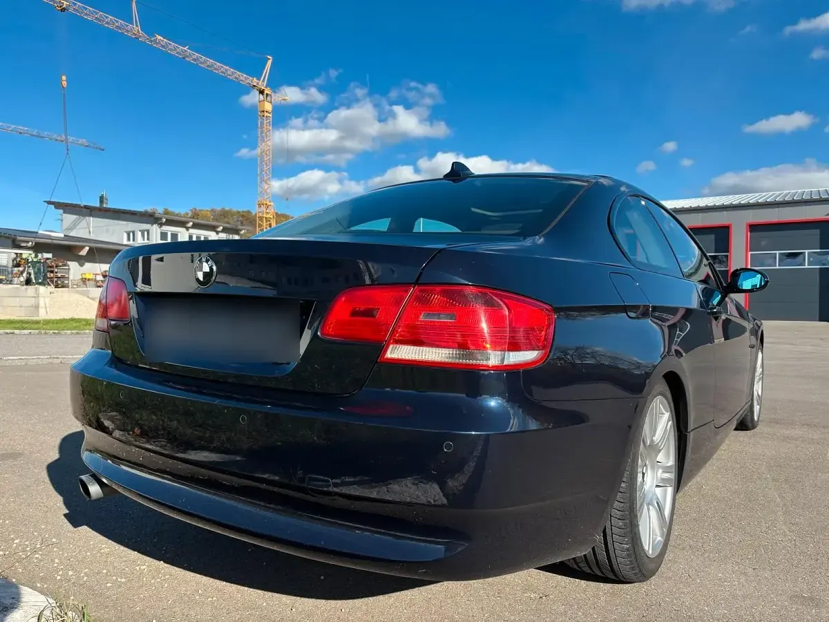 Gebraucht BMW 320 170 PS (125 kW) 2007 Blau Coupé