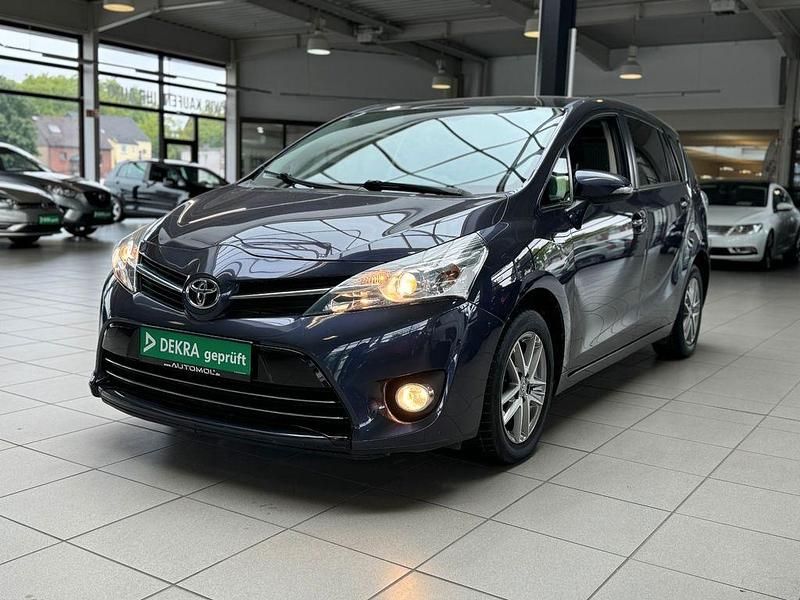 Violet Gebraucht 2015 Toyota Verso Skyview Edition Van / Kleinbus | 7.490 € (Fairer Preis) - Bild 1/4