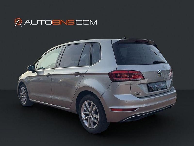 Gebraucht VW Golf Sportsvan Comfortline 116 PS (85 kW) 2019 Silber Van / Kleinbus