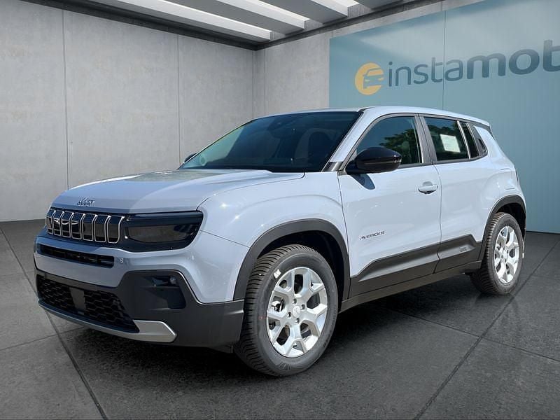Grau Neu 2025 Jeep Avenger EV SUV | 32.699 € (Etwas zu teuer) - Bild 1/4