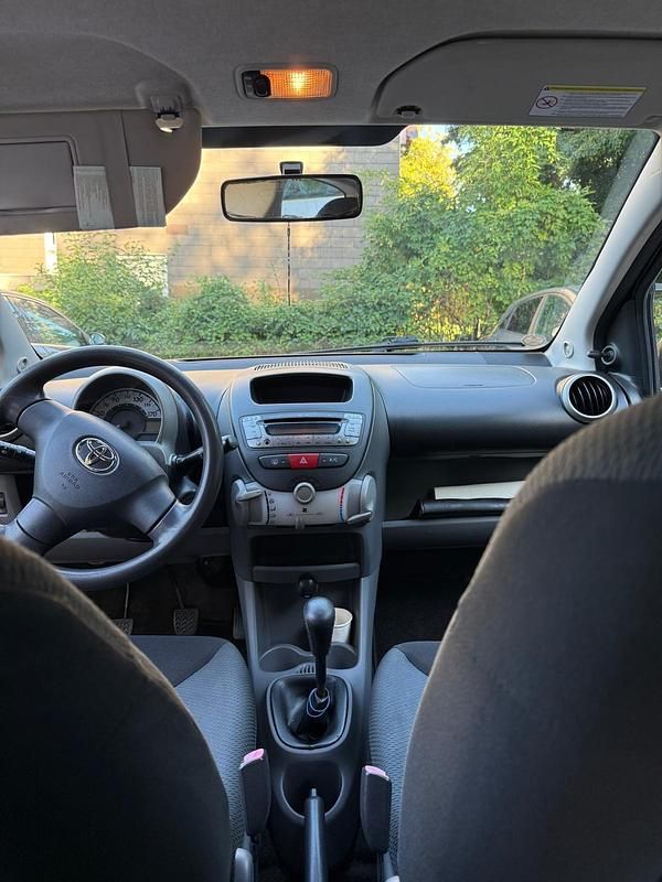 Schwarz Gebraucht 2006 Toyota Aygo Kleinwagen | 1.999 € (Fairer Preis) - Bild 1/4