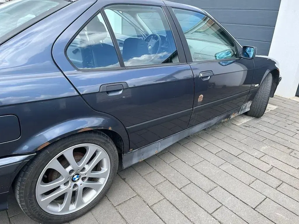 Gebraucht BMW 316 102 PS (75 kW) 1997 Grau Limousine