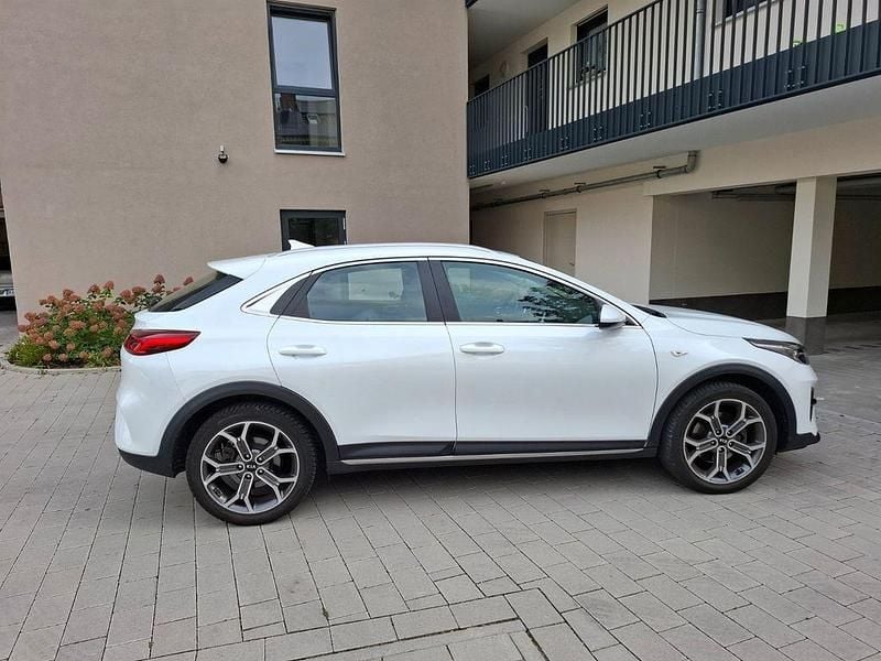Weiß Gebraucht 2020 Kia XCeed Vision SUV | 16.300 € (Guter Preis) - Bild 1/4