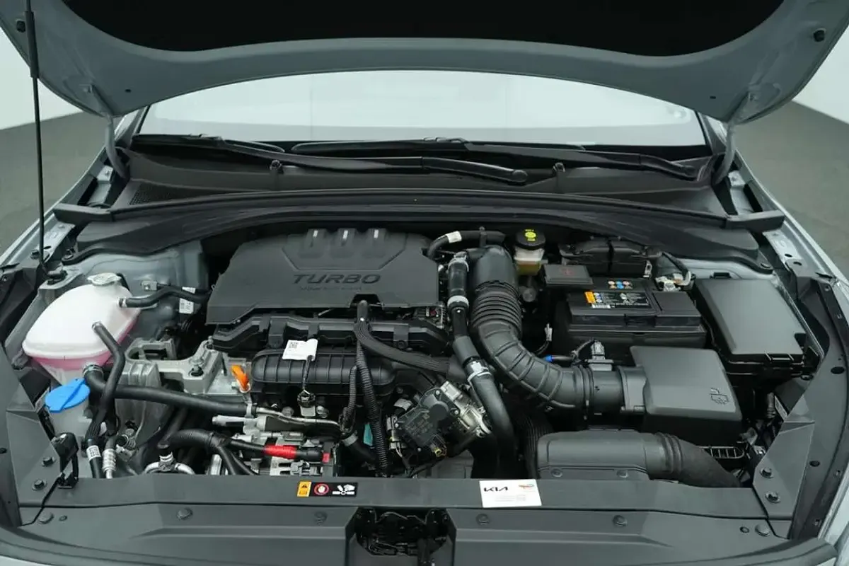 Używany Kia Ceed 101 KM (74 kW) 2025 Szary Hatchback