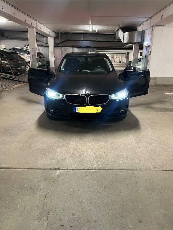 Schwarz Gebraucht 2017 BMW 320 Gran Turismo Advantage Limousine | 16.300 € (Fairer Preis) - Bild 1/4