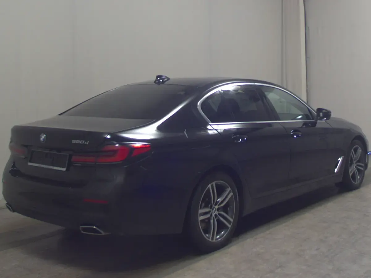 Używany BMW 520 Performance 190 KM (139 kW) 2021 Czarny Sedan/Limuzyna