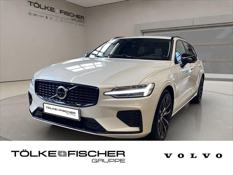 Weiß Gebraucht 2024 Volvo V60 Plus Kombi | 37.188 € (Superpreis) - Bild 1/4