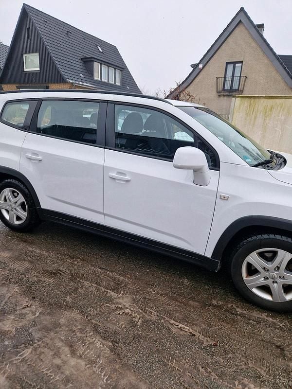 Gebraucht Chevrolet Orlando 163 PS (119 kW) 2012 Weiß Van / Kleinbus