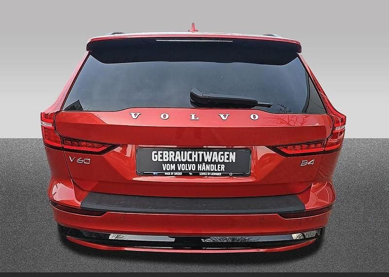 Gebraucht Volvo V60 Plus 197 PS (144 kW) 2025 Rot Kombi