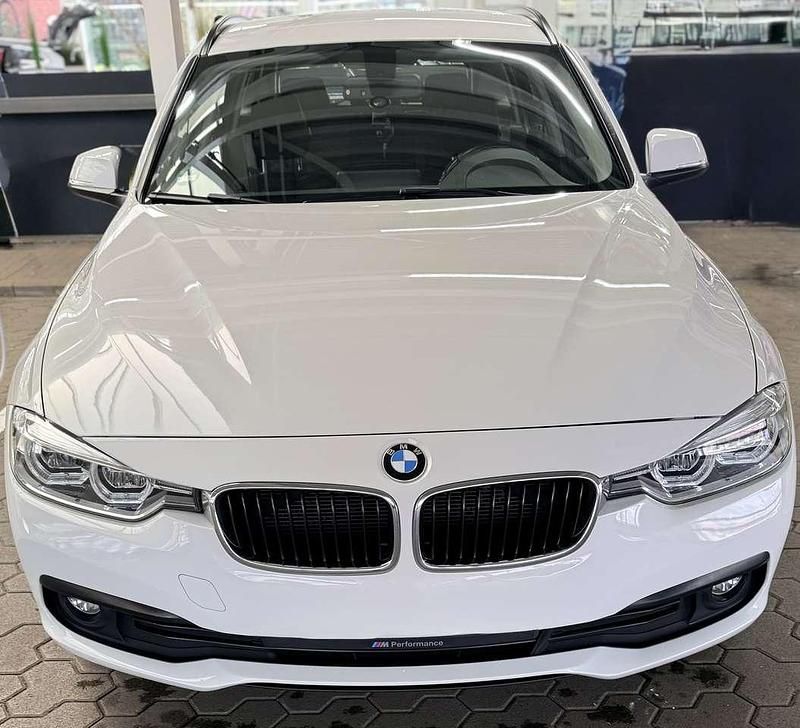 Gebraucht BMW 318 Advantage 150 PS (110 kW) 2019 Weiß Kombi