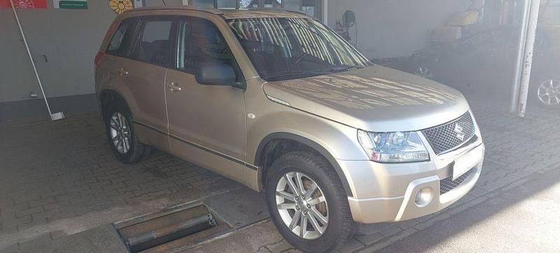 Gebraucht Suzuki Grand Vitara Comfort 140 PS (102 kW) 2009 Gold SUV