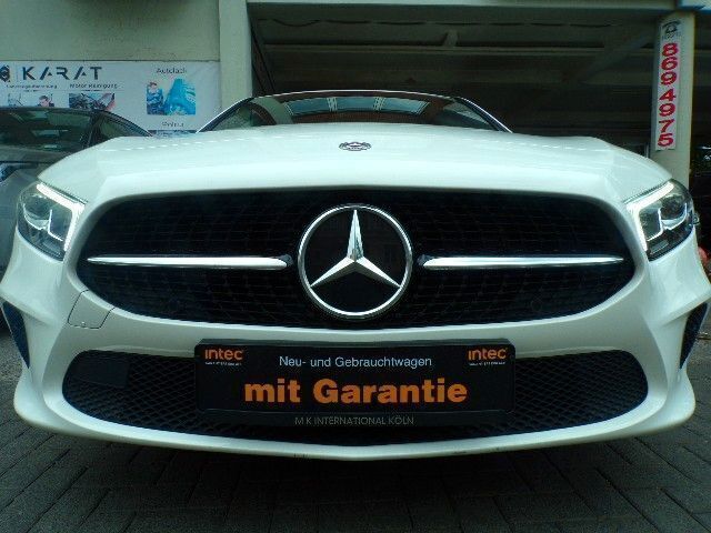 Weiß Gebraucht 2020 Mercedes A180 Night Limousine | 20.900 € (Guter Preis) - Bild 1/4
