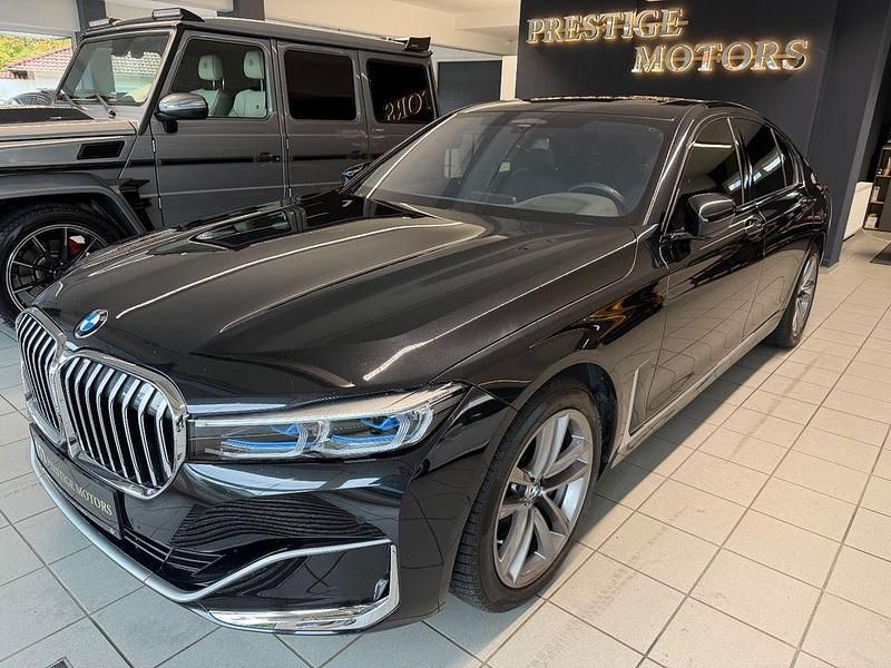 Schwarz Gebraucht 2022 BMW 730 Limousine | 51.900 € (Fairer Preis) - Bild 1/4