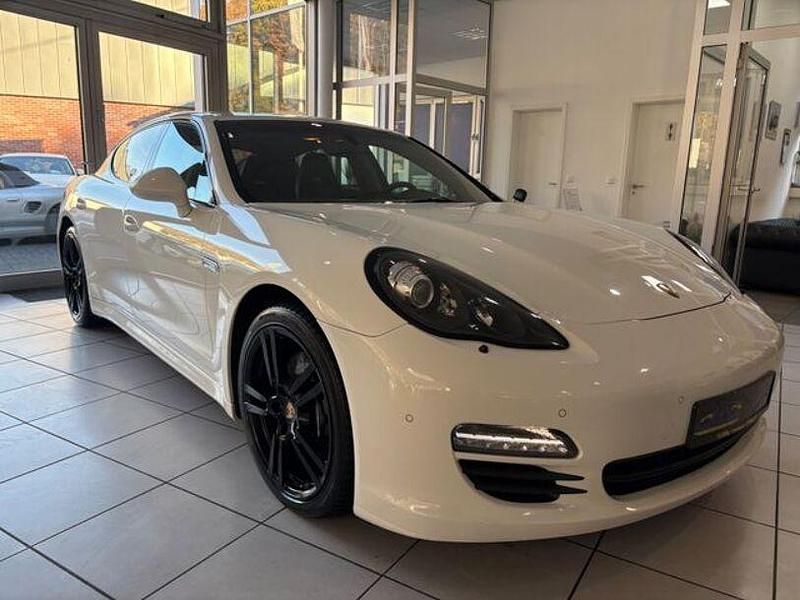 Gebraucht Porsche Panamera 250 PS (183 kW) 2012 Weiß Coupé